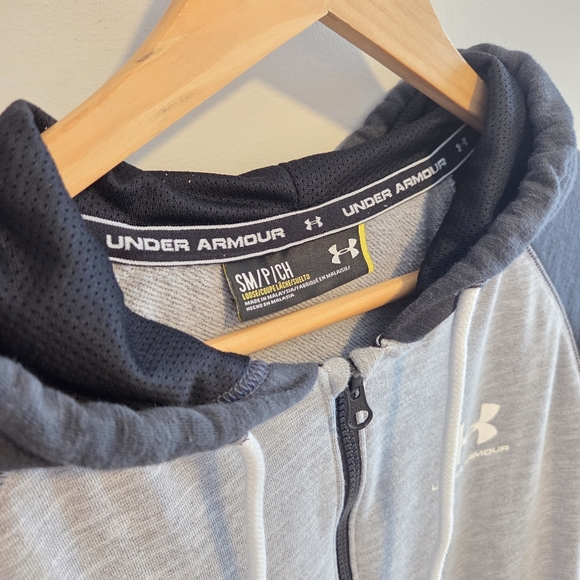 Under Armour Men’s Grey Full Zip Hoodie Small Raglan Sleeve - Picture 4 of 5